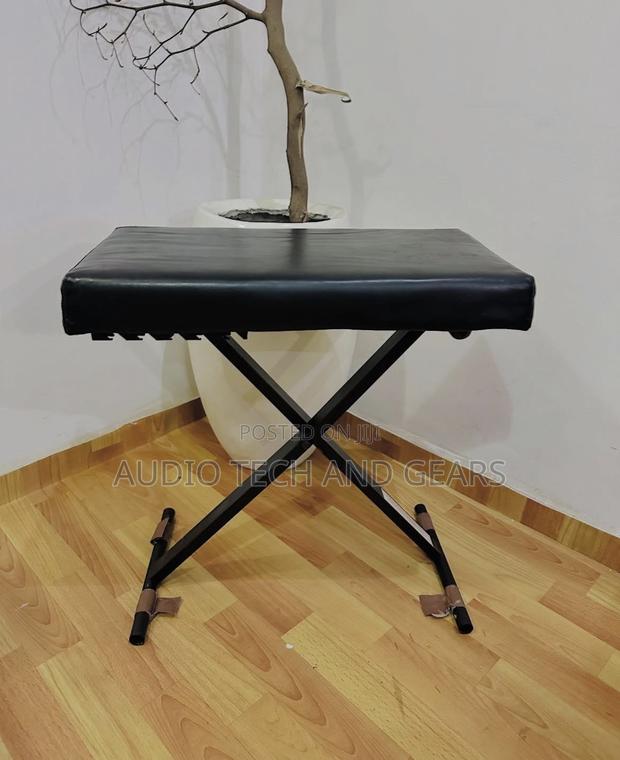Keyboard Bench · Photo 1