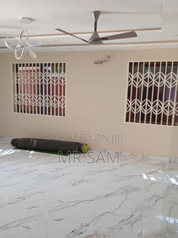 4bdrm House in Sam Properties, Ablekuma for rent · Photo 8