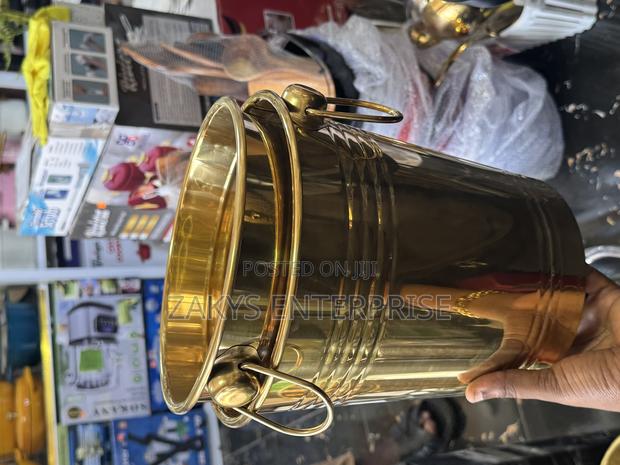 Golden Ice Bucket · Photo 3
