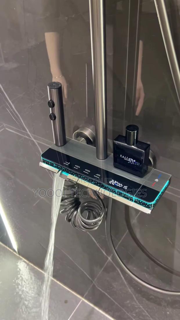 Digital Thermostatic 4 in 1 Piano Shower · Photo 2