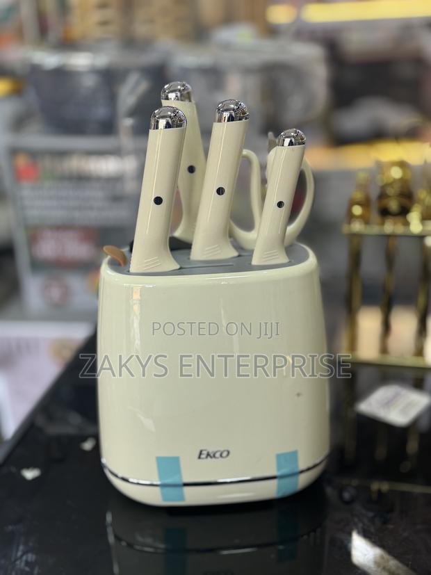 Elegant Kitchen Knives Set · Photo 2