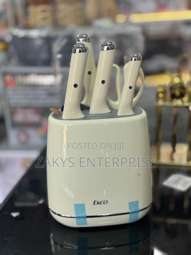Elegant Kitchen Knives Set · Photo 1