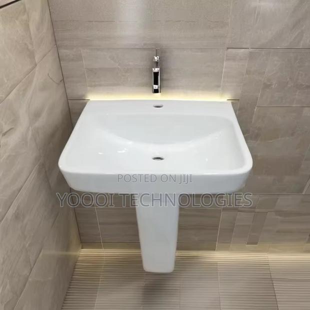 Frencia Bathroom Pedestal Basin · Photo 3