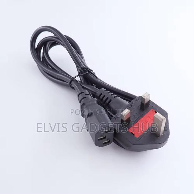 3-Pin Universal Power Cord With Fuse · Photo 1