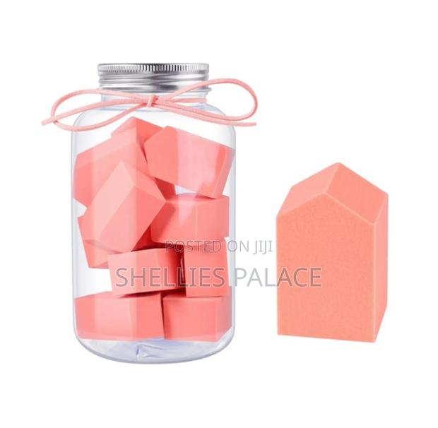 Solid Color Latex Free and Vegan Makeup Sponge Foam Wedges · Photo 1