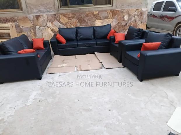 Black Leather Sofa. · Photo 1