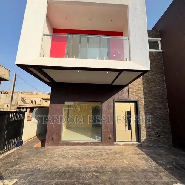 3bdrm Duplex in East Legon Hills for sale · Photo 2