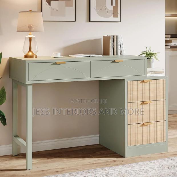 Computer Desk With 5 Drawers · Photo 1