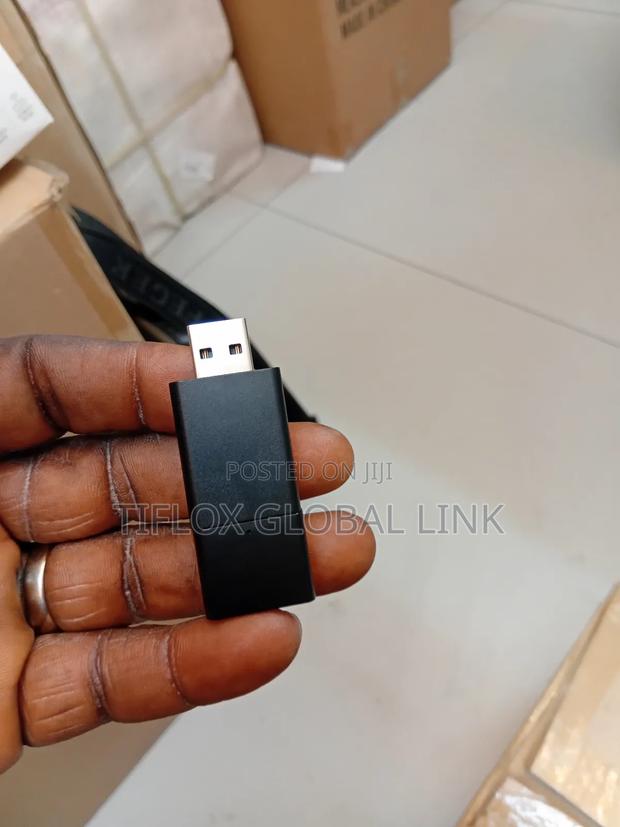 Usb to Female Jack Adapter · Photo 2