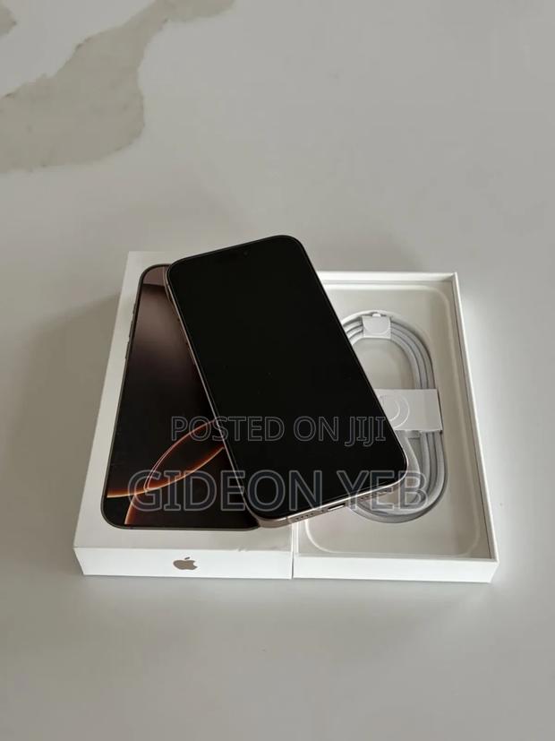 Apple iPhone 16 Pro Max 512 GB Gold · Photo 1