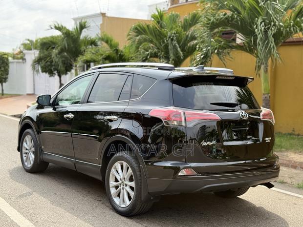 Toyota RAV4 Limited 4dr SUV (2.5L 4cyl 6A) 2018 Black · Photo 5
