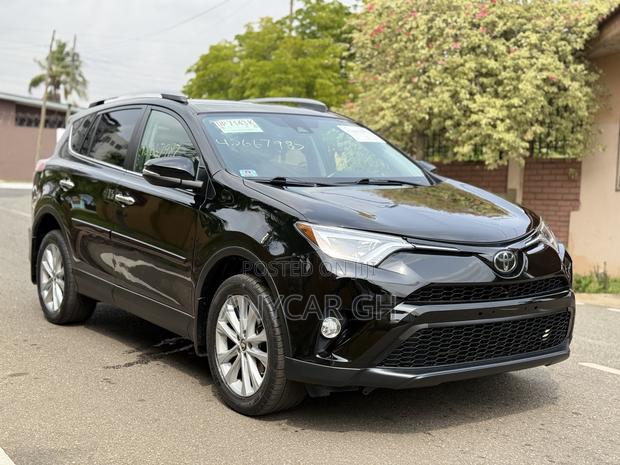 Toyota RAV4 Limited 4dr SUV (2.5L 4cyl 6A) 2018 Black · Photo 2