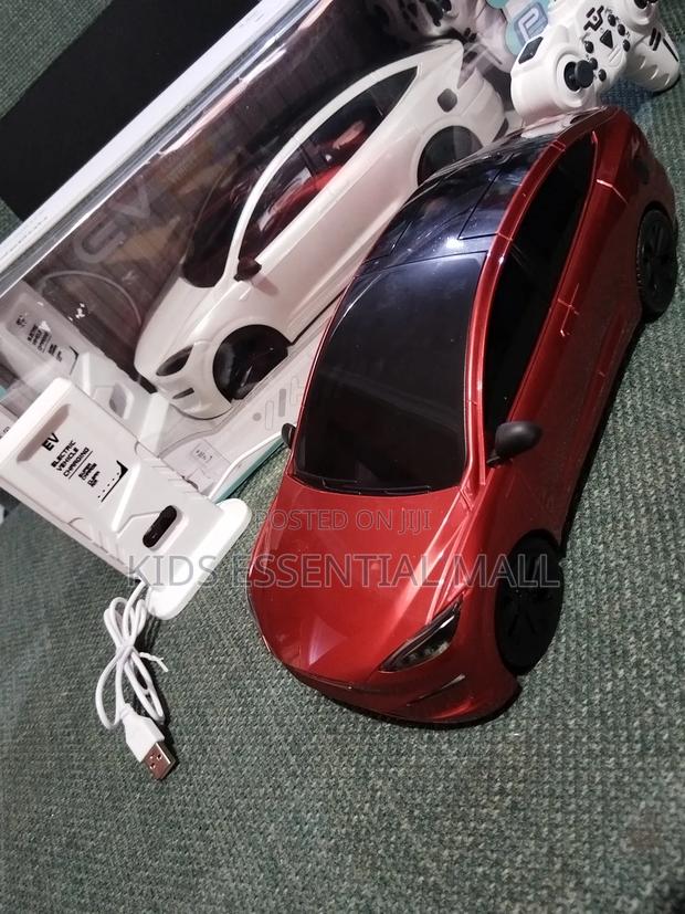 Tesla Model X · Photo 2