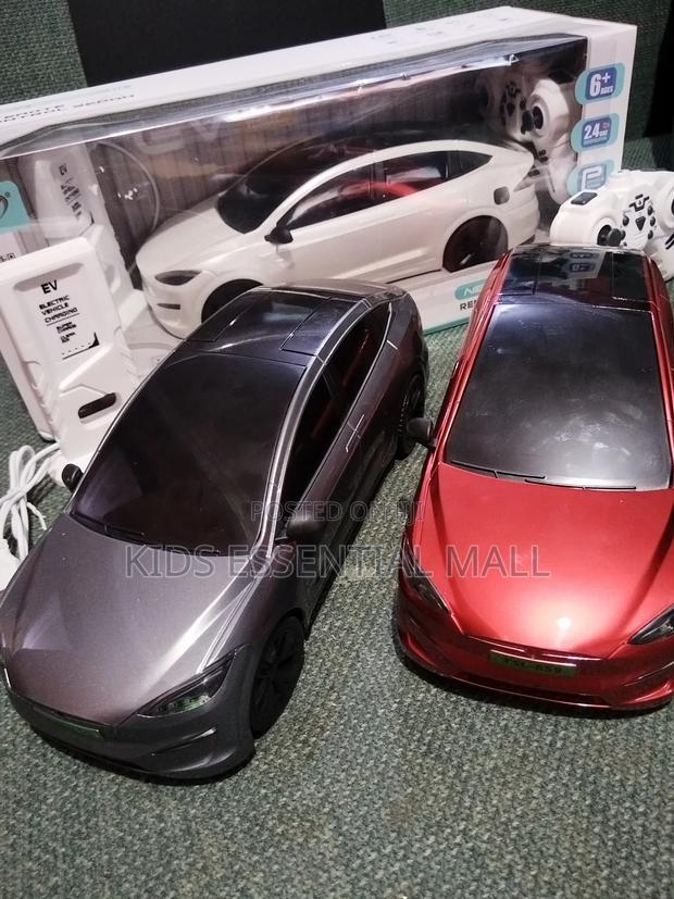 Tesla Model X · Photo 3