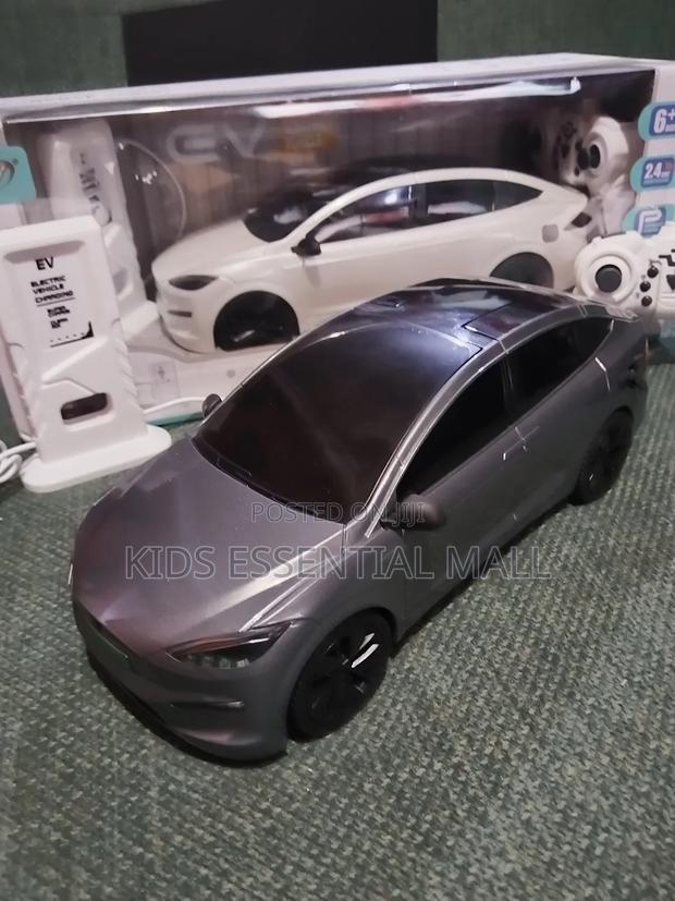 Tesla Model X · Photo 4