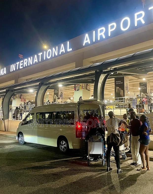 Group Airport Pick Up Services Available Mini Busses! · Photo 1