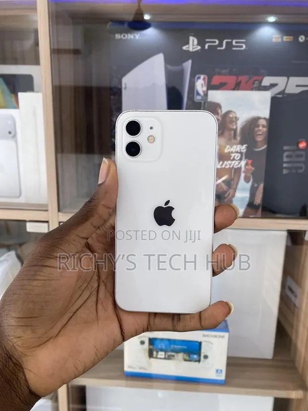 Apple iPhone 12 128 GB White · Photo 1