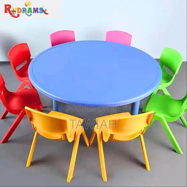 Round Table · Photo 1