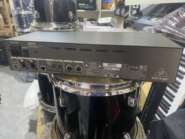 Behringer S16 Stage Box · Photo 3