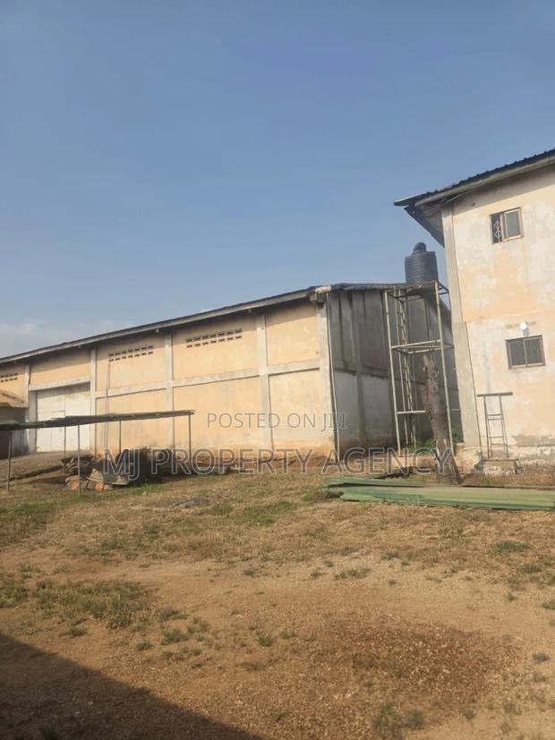 3000 SQM Roadside Warehouse+Office at Tema · Photo 4