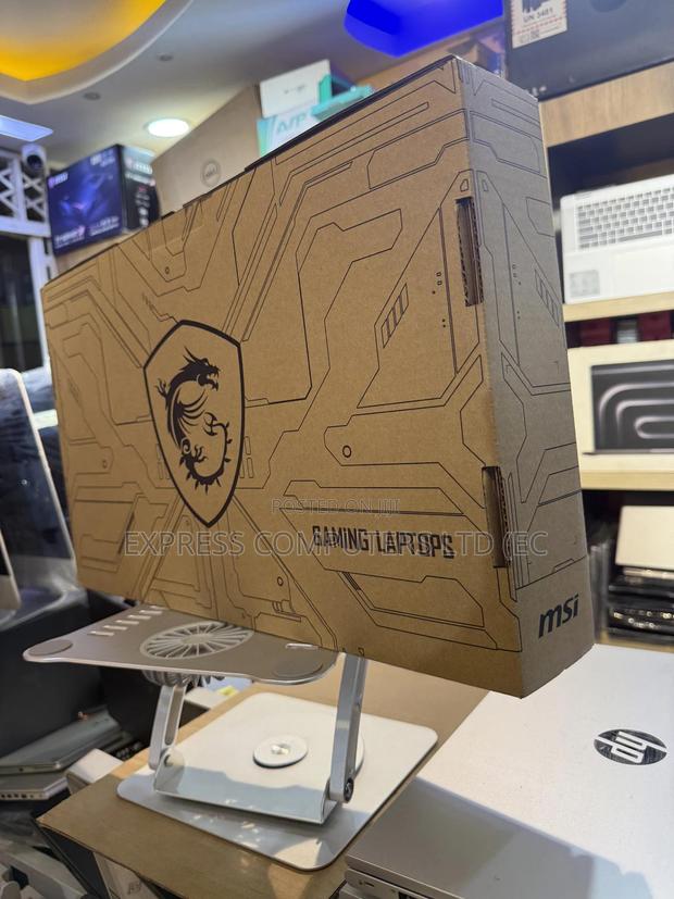New Laptop MSI Katana 17 32GB AMD Ryzen 9 SSHD (Hybrid) 1T · Photo 5