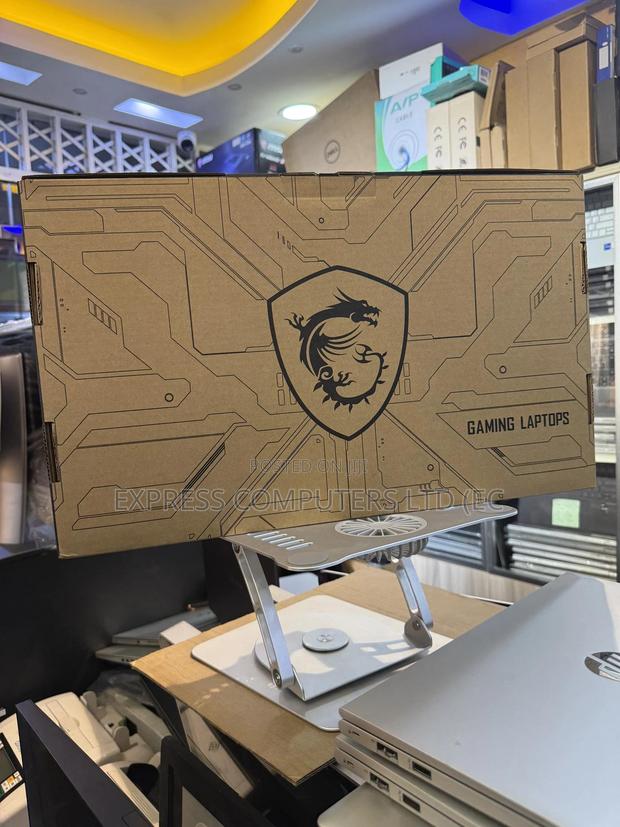New Laptop MSI Katana 17 32GB AMD Ryzen 9 SSHD (Hybrid) 1T · Photo 6