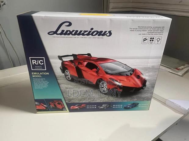 Gravity Induction Remote Control Car Toy · Photo 2
