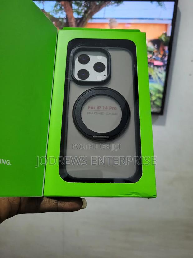 Oraimo Magnetic Phone Case With Holder for iPhone 14 Pro · Photo 1