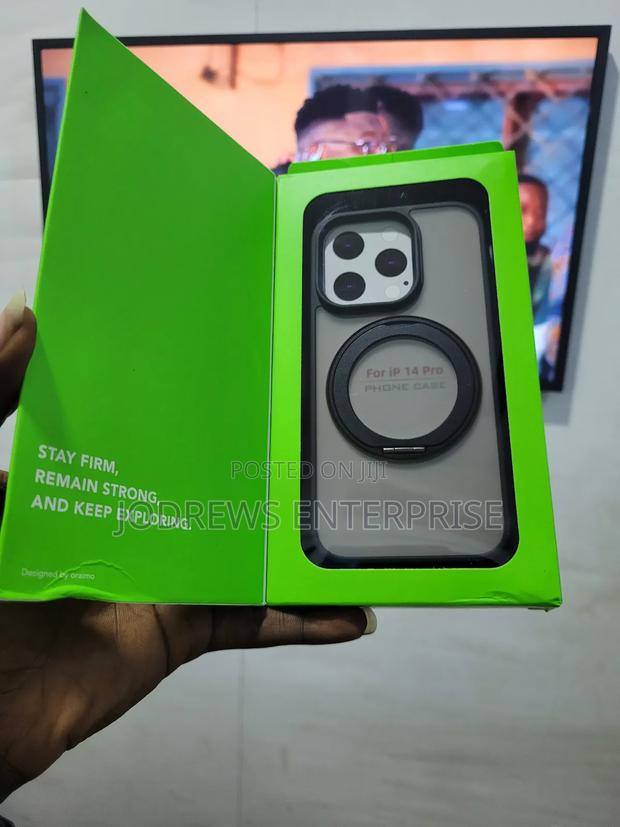 Oraimo Magnetic Phone Case With Holder for iPhone 14 Pro · Photo 2