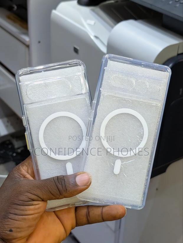 Google Pixel 7pro Transparent Magsafe Case · Photo 2