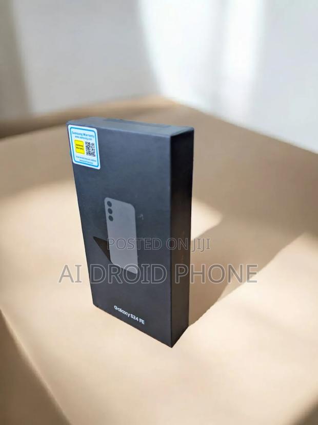New Samsung Galaxy S24 FE 128 GB Gray · Photo 1