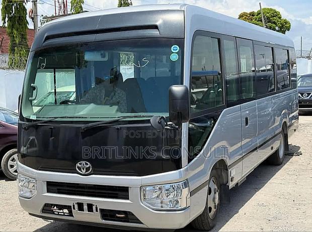 Buses Available for Corporate Group Long Trips! · Photo 1