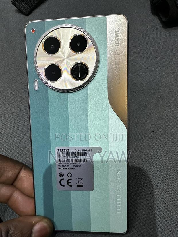 Tecno Camon 30 256 GB Blue · Photo 2