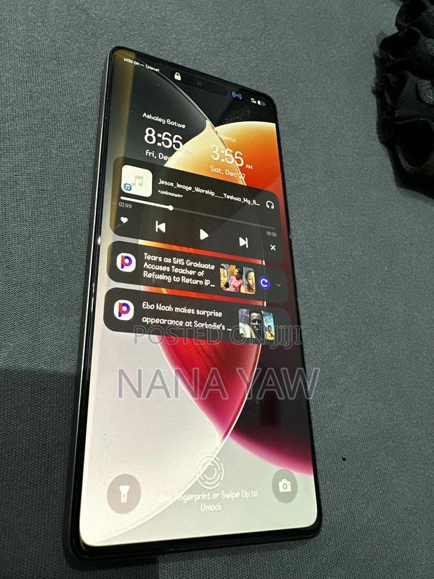 Tecno Camon 30 256 GB Blue · Photo 3