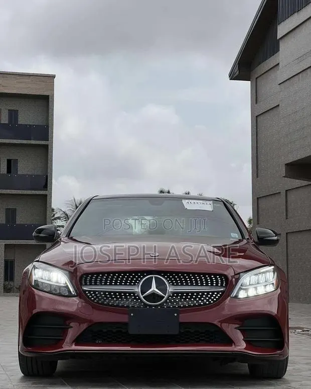 Mercedes-Benz C300 2020 · Photo 1