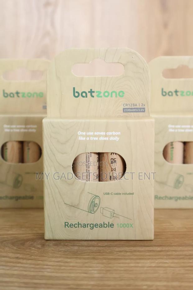 Batzone Li-Ion Rechargeable Battery Cr123a /2× (2100mwh) 3v · Photo 1
