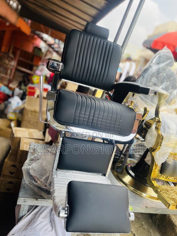 Barber and Salons Chairs · Photo 1