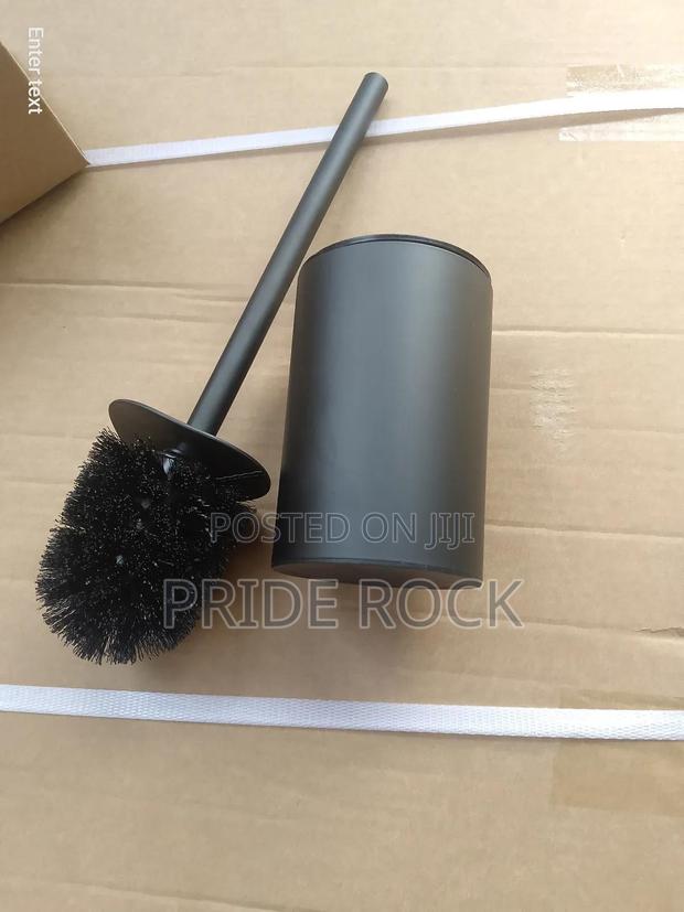 Black Toilet Brush · Photo 2