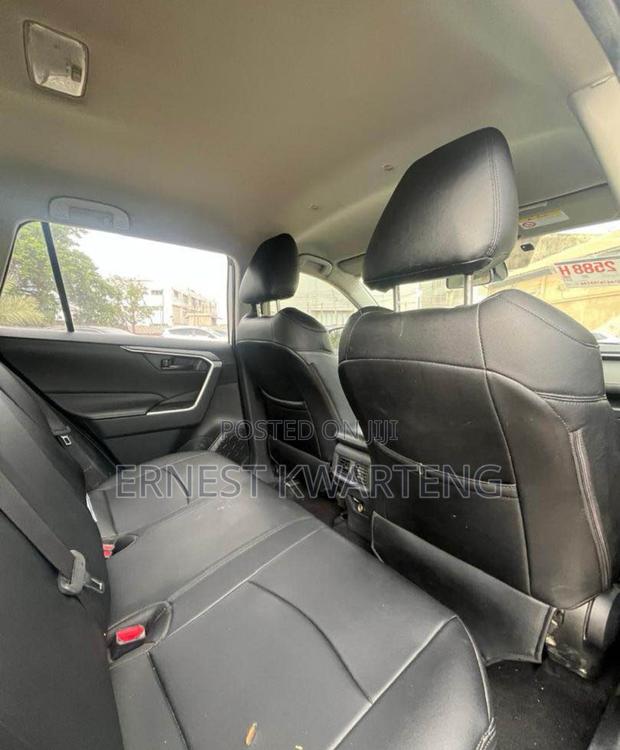 Toyota RAV4 2020 White · Photo 2