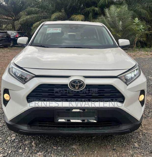 Toyota RAV4 2020 White · Photo 1