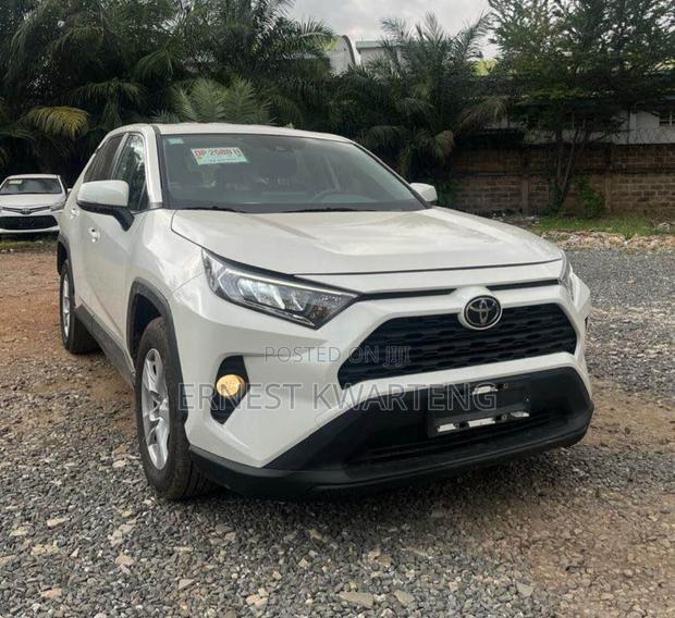 Toyota RAV4 2020 White · Photo 5