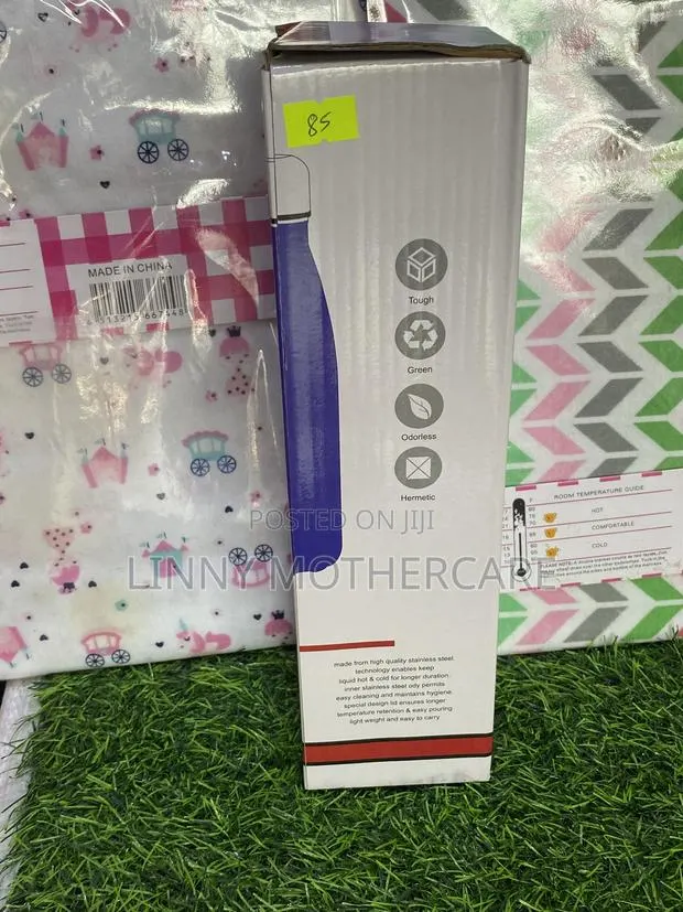 Stainless Vacuum Flask · Photo 4