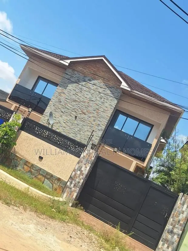 4bdrm House in Tempo Estate Area, Spintex for rent · Photo 1