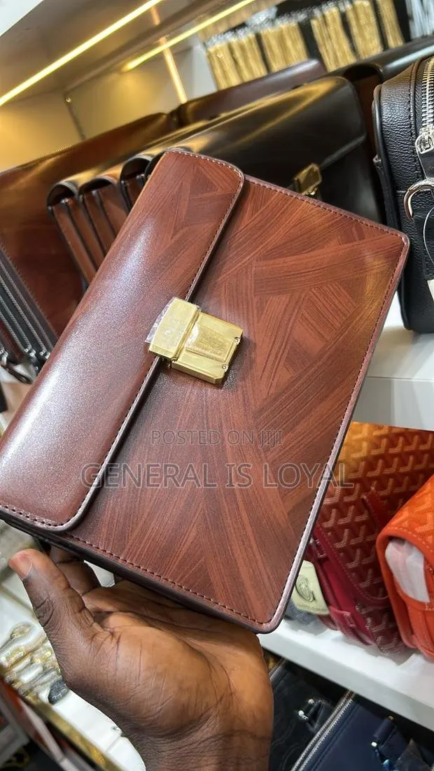 Mont Blanc Brown Leather Men’S Purse/Cluthes · Photo 1