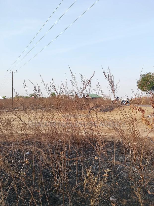 A Strategic One Acre Land at Bavim for Sale · Photo 6