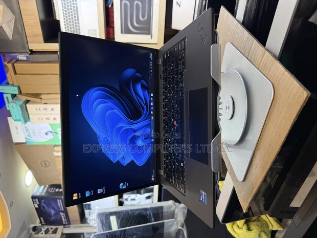 Laptop Lenovo ThinkPad T14 G3 16GB Intel Core I7 SSHD (Hybrid) 512GB · Photo 5