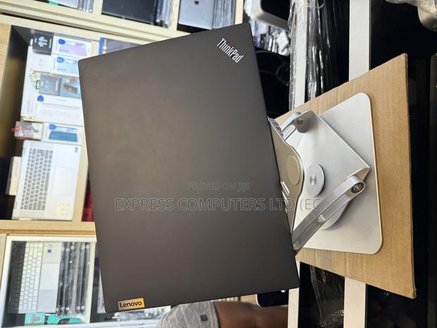 Laptop Lenovo ThinkPad T14 G3 16GB Intel Core I7 SSHD (Hybrid) 512GB · Photo 2