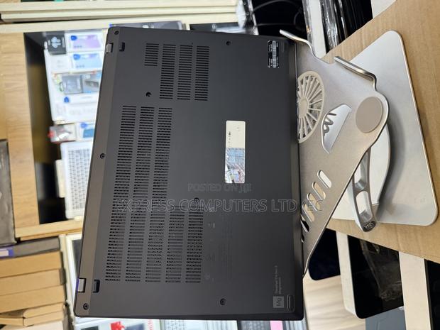 Laptop Lenovo ThinkPad T14 G3 16GB Intel Core I7 SSHD (Hybrid) 512GB · Photo 4
