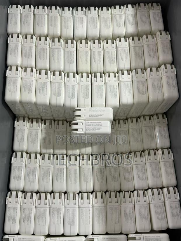 Home Used Original Macbook Type C Adapter 87w · Photo 1