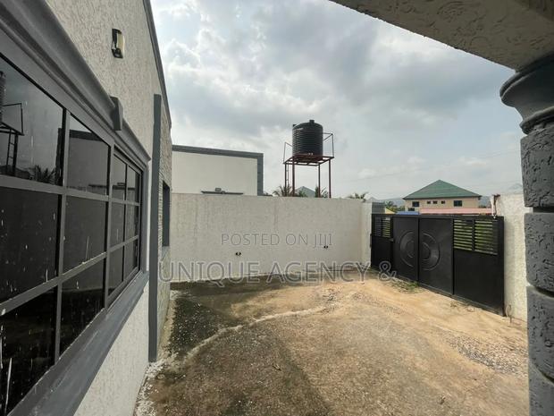 3bdrm Bungalow in Oyarifa for sale · Photo 4